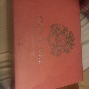 English Laundry Signature Set